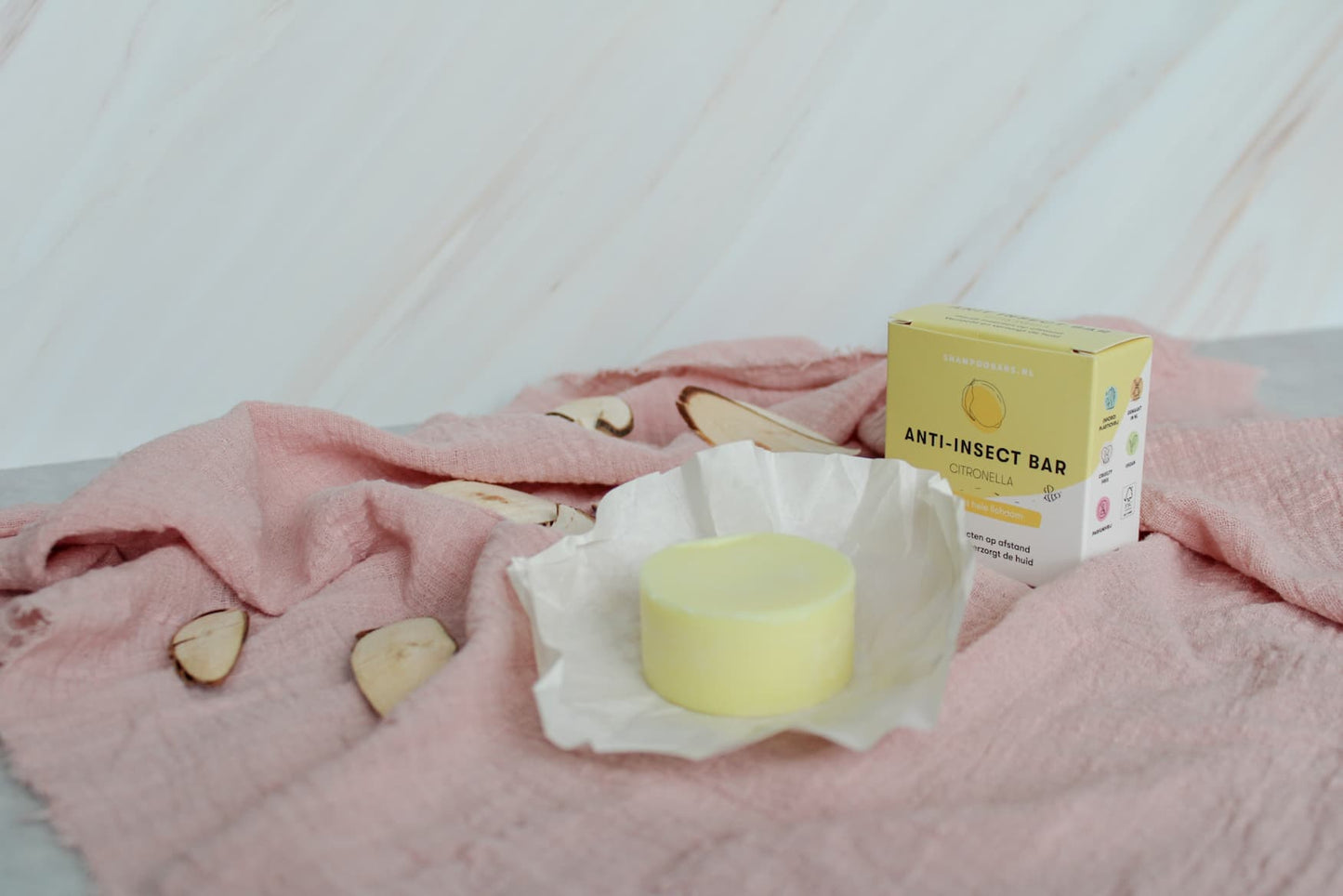 Anti insect bar